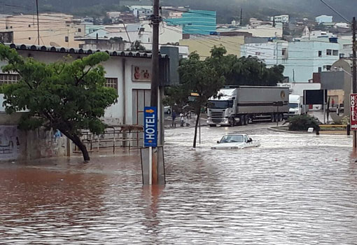 Fortes chuvas causam estragos em Caetité