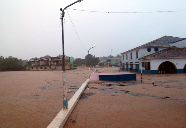 Forte chuva causou estragos no município de Correntina 