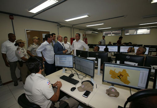 Na véspera da entrega de policlínica, Rui inaugura unidades de saúde e Cicom em Guanambi