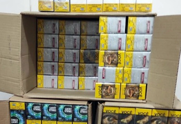 Carga clandestina de cigarros é encontrada pela Polícia Rodoviária no Sudoeste da Bahi