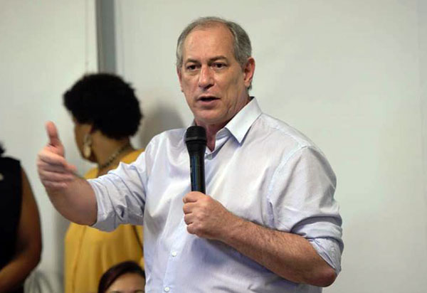 Ciro Gomes diz que deixará política caso Bolsonaro seja eleito