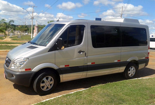 Vai para o show de Roberto Carlos em Conquista? Viagem com segurança com Cleber da Van