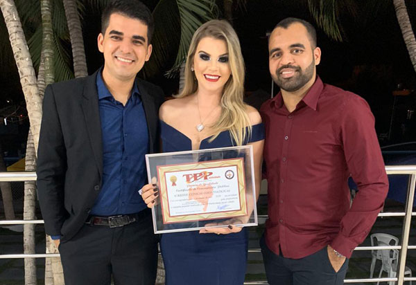 Clínica Sorrisus foi contemplada com o prêmio de Destaques do Ano