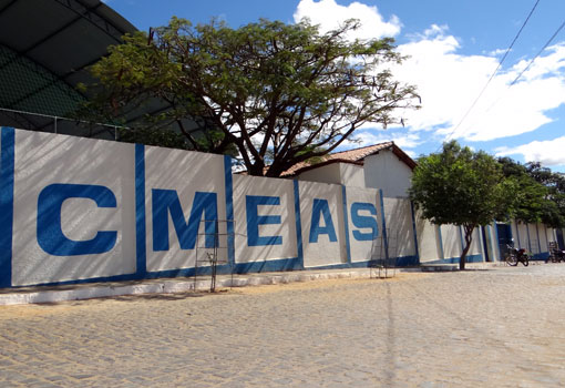 Brumado: Secretaria de Educação emite nota após crítica de professor a obras do CMEAS