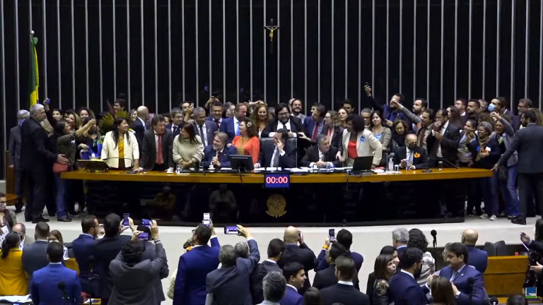 Congresso derruba vetos de Bolsonaro e restaura leis Paulo Gustavo e Aldir Blanc 2