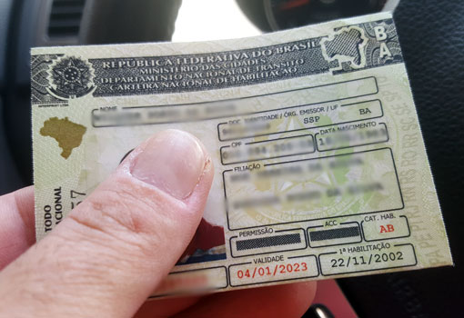 Bahia: treze deputados tiveram carteiras de habilitação suspensas pelo Detran