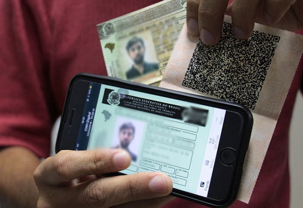 Detran oferece CNH digital e facilita emissão do licenciamento