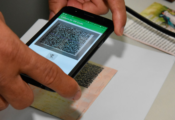 Detran orienta condutores sobre emissão gratuita da CNH digital 