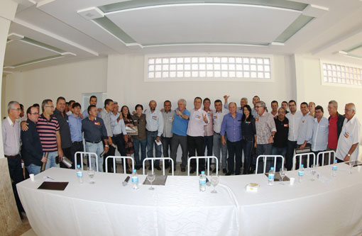 Em Conquista Rui Costa recebe apoio de 24 prefeitos da região Sudoeste