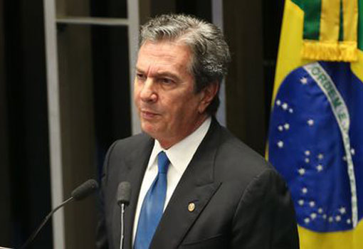 Collor anuncia pré-candidatura à Presidência