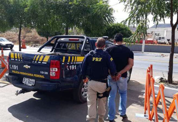 Condutor é flagrado com CNH comprada pelo valor de 500 reais