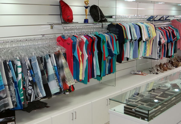 Confiança do consumidor recua 6,5 pontos em setembro, diz FGV