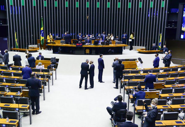 Congresso derruba veto para garantir compensação fiscal a emissoras