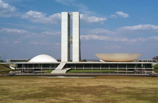 Congresso promulgará emenda que abre janela para troca de partidos