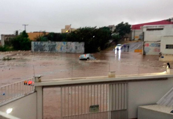 Forte chuva em Vitória da Conquista traz transtorno