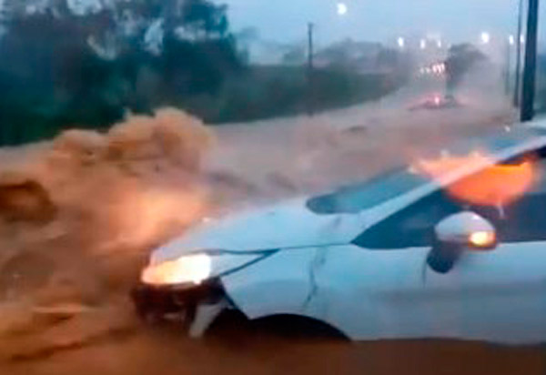 Forte chuva em Vitória da Conquista traz transtorno