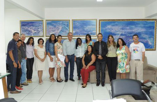 Prefeito empossa Conselheiros Tutelares - Quatriênio 2016/2019