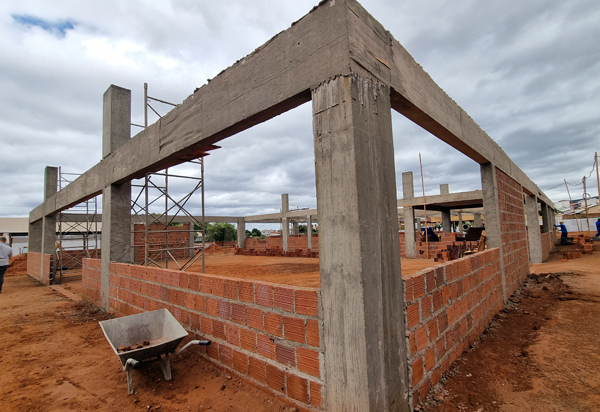 Custo da construção desacelera e sobe 0,33% em agosto