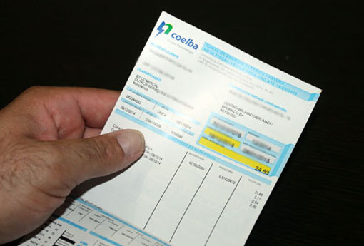 Coelba oferece parcelamento de faturas de energia vencidas em até 12 vezes no cartão de crédito
