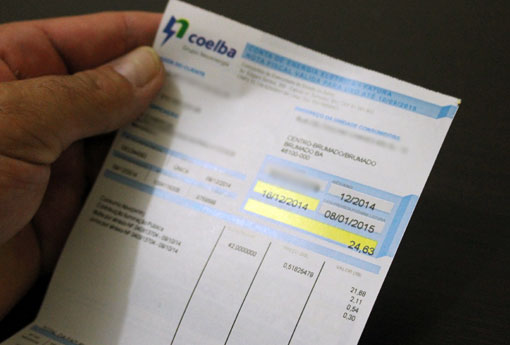 Valores cobrados a mais na conta de luz serão devolvidos imediatamente pela Aneel