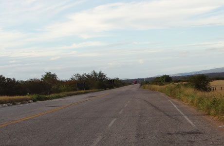Brumadenses sofrem acidente na BA-026 em Contendas do Sincorá