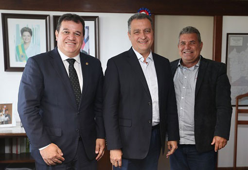 Deputado Marquinho Viana leva prefeitos de Planalto, Caraíbas, Ibicoara, Rio de Contas e Contendas para audiência com o Governador Rui
