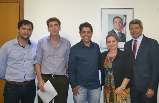 Deputada apresenta pleito de cooperativa de Lagoa Real à Secretaria de Desenvolvimento Rural