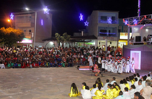 Brumado: Grande público prestigiou os 'Cantos e Encantos do Natal'
