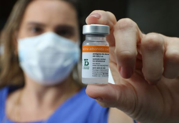 Bahia recebe 318.080 doses de vacinas contra Covid-19
