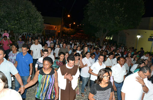 Católicos celebram Corpus Christi em Brumado