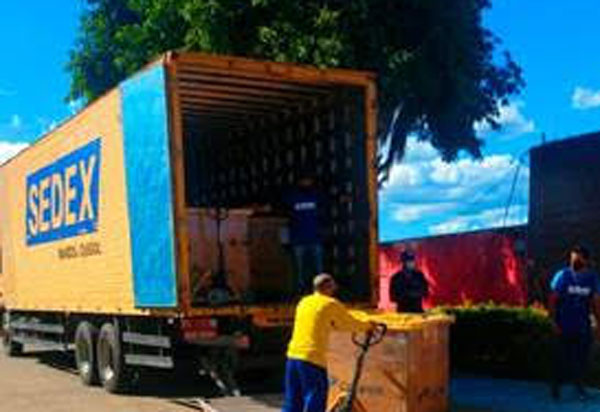 Correios transporta donativos para vítimas das enchentes na Bahia