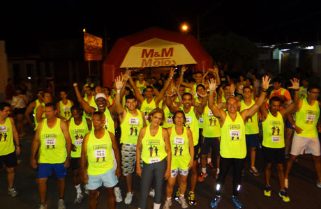 Brumado: Foi realizada a 1ª Corrida Noturna de Academias