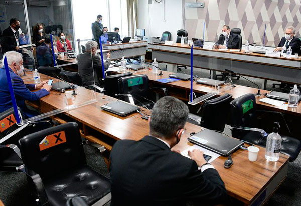 Aziz adia para quarta-feira a leitura do relatório da CPI da Pandemia