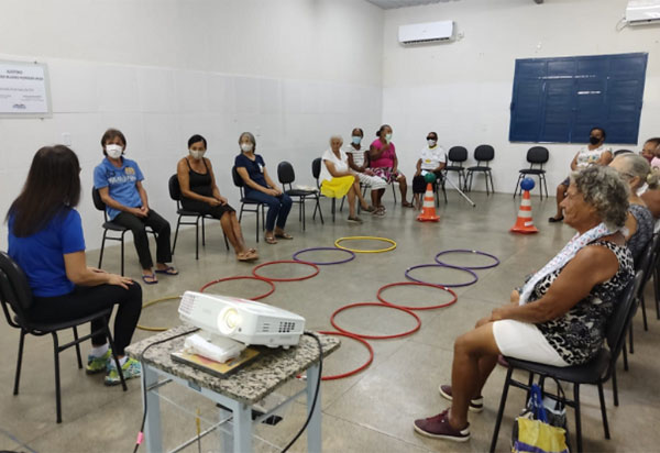 Assistidos do SCFV desenvolvem participam de palestras e diversas atividades em Brumado