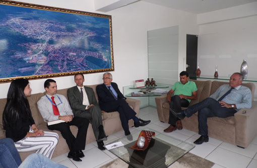 Brumado: Assinado convênio para construção de praças em Itaquaraí e Cristalândia