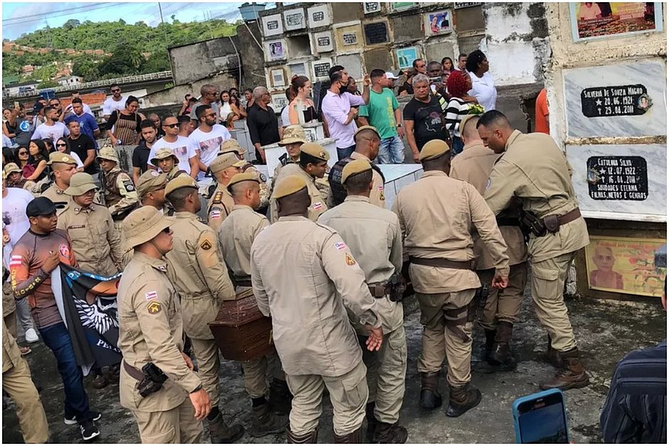 PM morto ao voltar de enterro de outro militar é sepultado