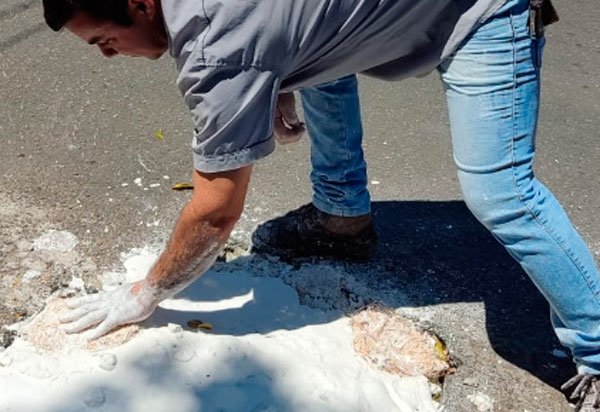 Brumado: Empresário tapa buraco na Otávio Mangabeira