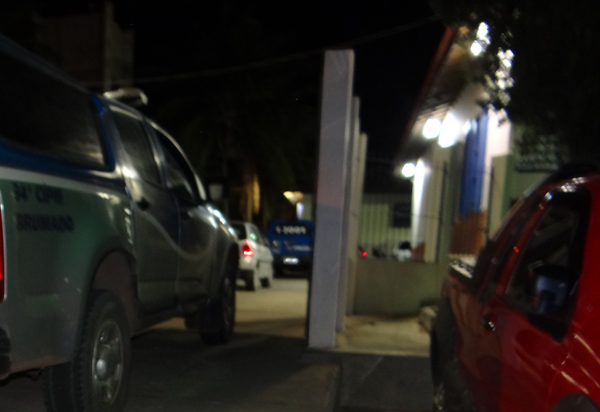 Mulher é atingida por tiro de arma de fogo durante tentativa de assalto no bairro São José