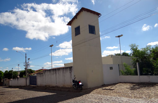 Visitas de familiares estão suspensas na cadeia de Brumado até que danos na custódia sejam reparados