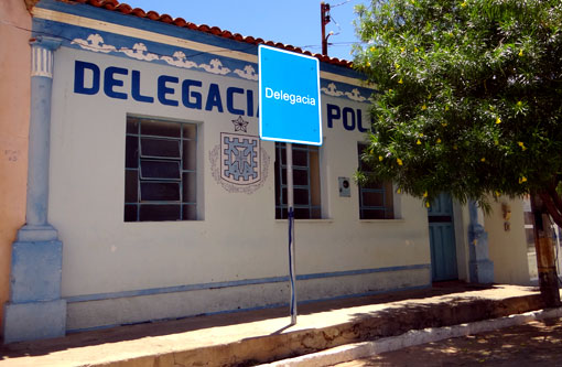  Lei Maria da Penha: Homem é preso após agredir filha em Guajeru