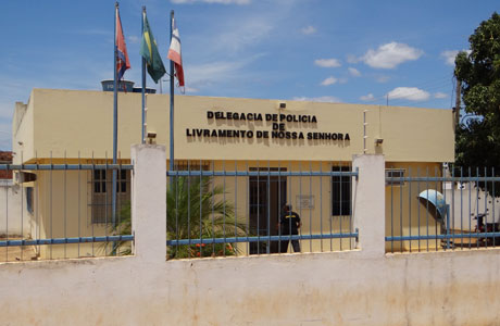 Livramento de Nossa Senhora: Três presos fugiram da delegacia