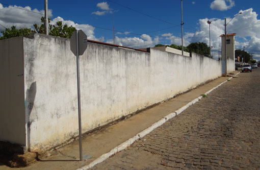 Brumado: policiais Civis e Militares frustram fuga de presos da carceragem da Delegacia
