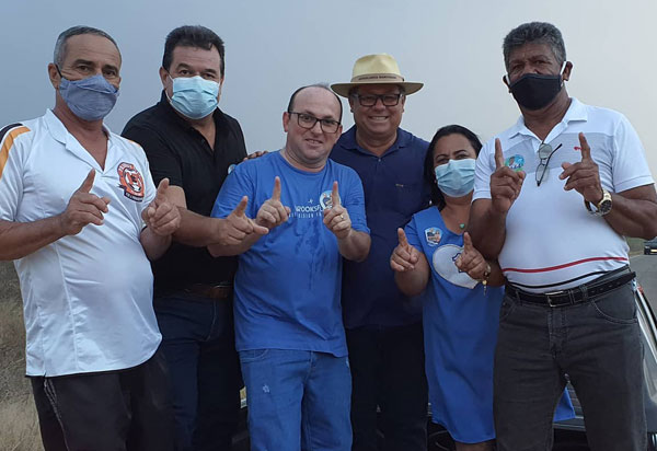 Deputado Marquinho Viana na carreata política em Presidente Jânio Quadros