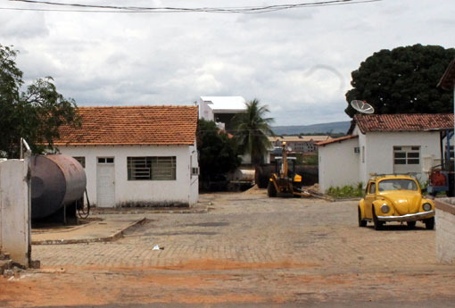 Brumado: material depositado dentro do antigo Derba vem sendo furtado