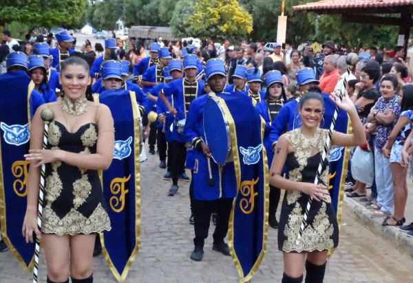 Brumado: Escolinha Sonho de Criança apresentou desfile cívico com o tema 'Direitos da criança, vamos todos defender'