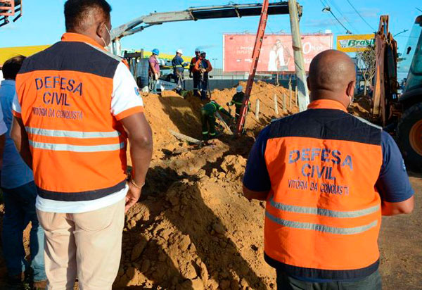 Vitória da Conquista: Três trabalhadores morrem após serem soterrados em obra
