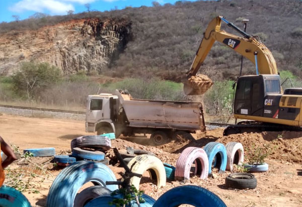 'Parque Infantil construído com materiais recicláveis, no Apertado do Morro 2, não foi destruído', diz engenheiro André Cardoso