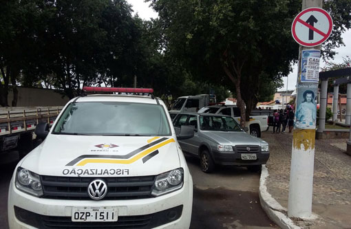 Detran faz blitz e ensina noções de trânsito em Brumado