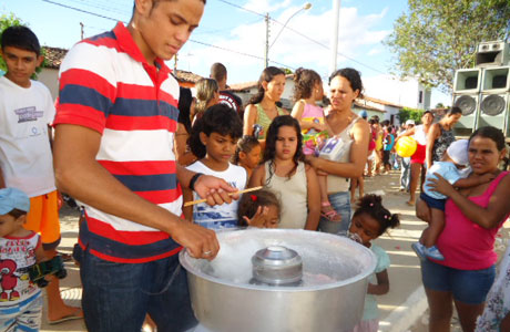 Brumado: Festa das Crianças realizada pela Associação de Moradores do Bairro Dr. Juracy