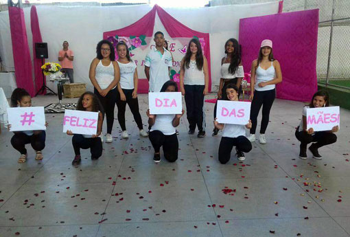 Escola Municipal Professora Clarice Morais comemora o Dia das Mães